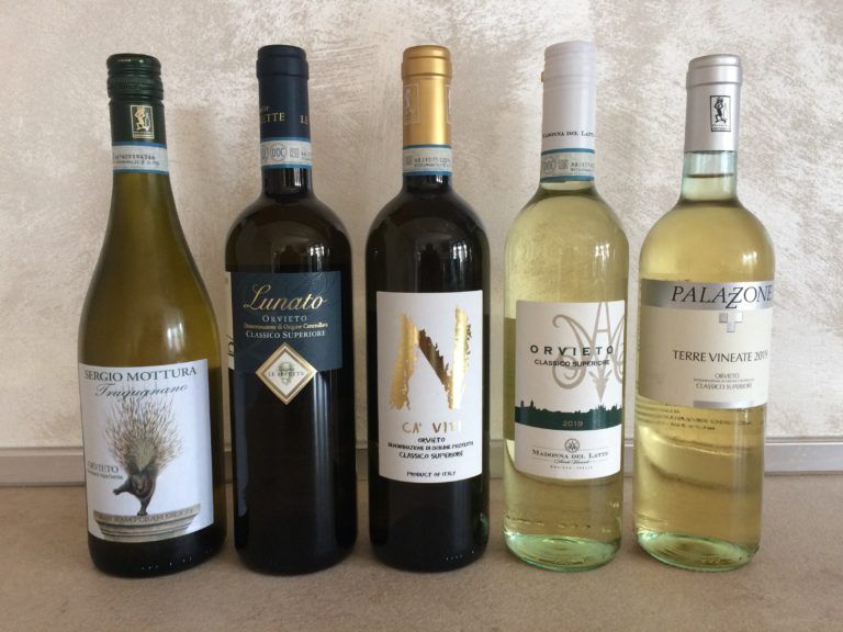 Scopri di più sull'articolo Cinque firme per l’Orvieto DOC. Si fa squadra nel cuore verde d’Italia