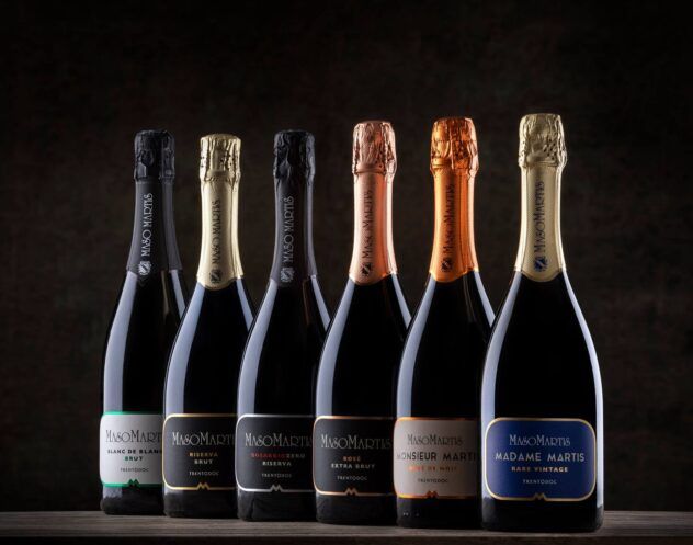 Le migliori bollicine da regalare (e bere) a Natale tra Italia e Francia