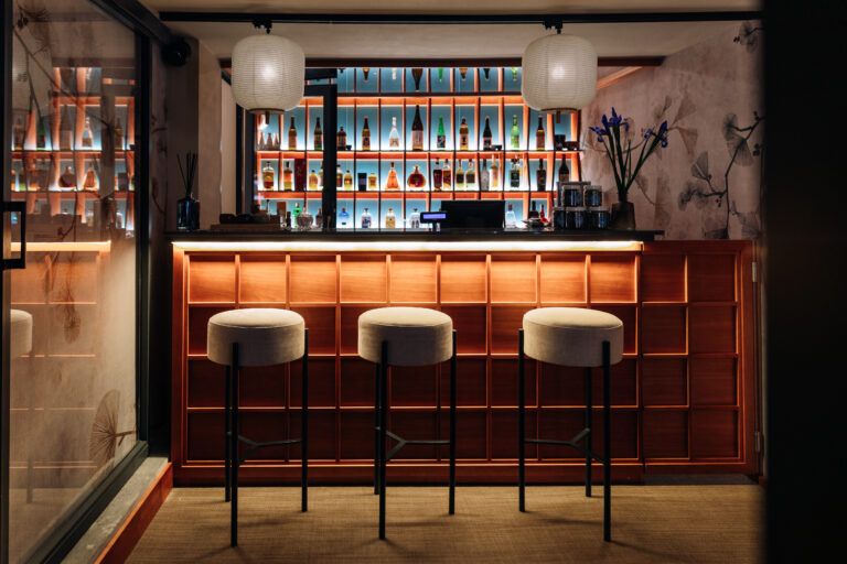 Scopri di più sull'articolo Hiromi La Terrazza, rooftop contemporaneo tra sushi, sakè e atmosfera