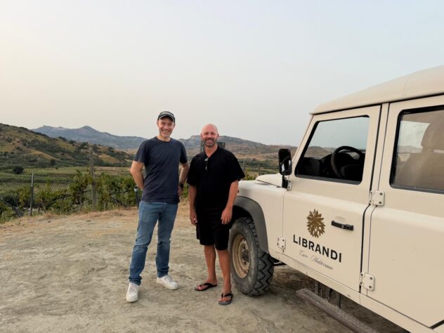 Librandi, viaggio nella Calabria del vino: il museo tra le vigne e il giardino segreto dei 200 vitigni